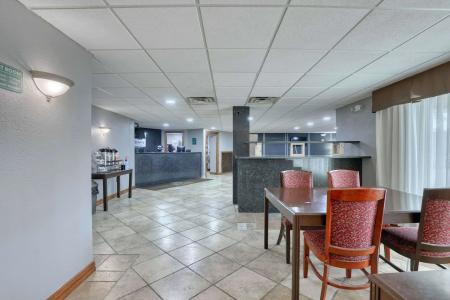 Quality Inn & Suites Downtown - 32