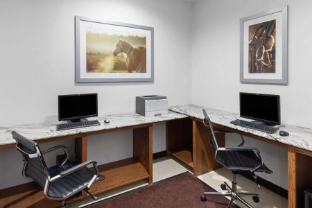 Days Inn & Suites by Wyndham Medical Center - 2