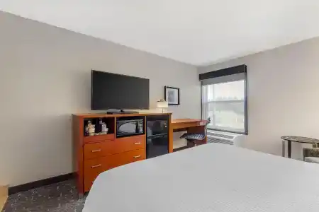 Best Western Plus - 98