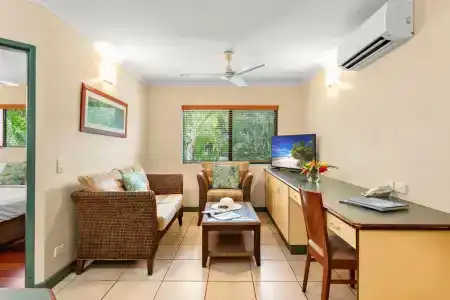 Bay Village Tropical Retreat & - 3