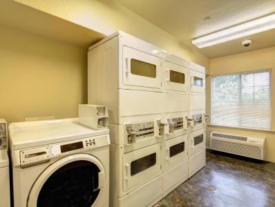WoodSpring Suites - 9