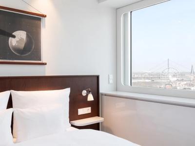 Ruby Luna Dusseldorf - 38