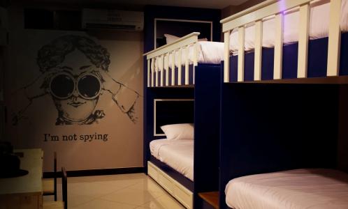 Secret Service Bed and Breakfast - 1