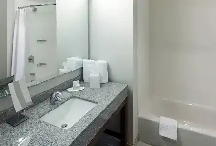 Courtyard by Marriott Downtown - 30