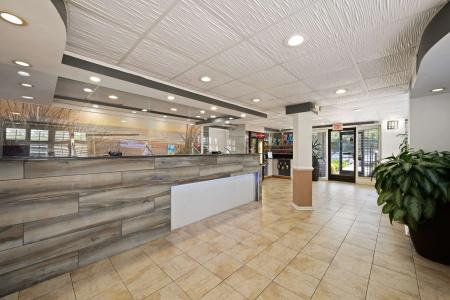 Best Western Plus Holiday Sands Inn & Suites - 1