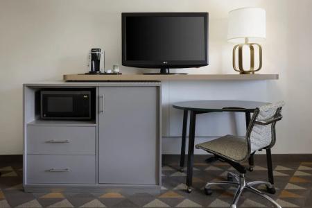 Holiday Inn, An Ihg - 77