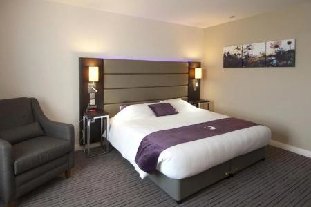 Premier Inn Tottenham Hale - 3