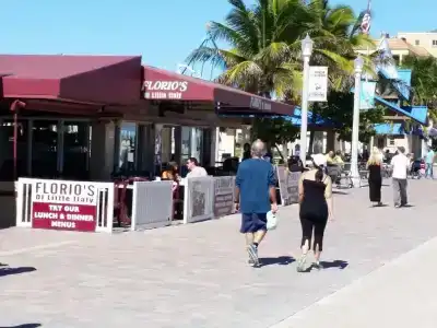 Hollywood Broadwalk Oceanside - 21