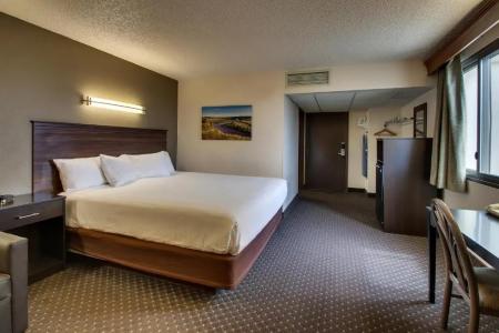 EverSpring Inn & Suites - 37