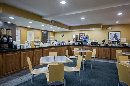Quality Inn - Hwy 76 Central - 17