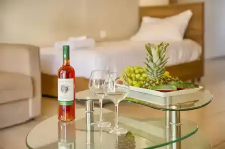 Alia Luxury Suites - 11