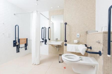 Holiday Inn Manchester-Mediacityuk, An Ihg - 24