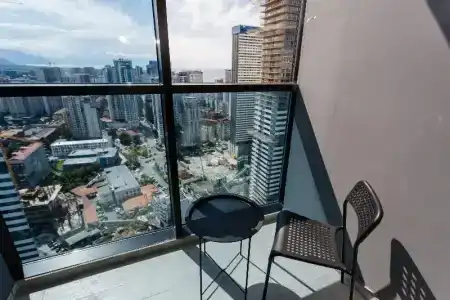 Season Suite Apart - 36