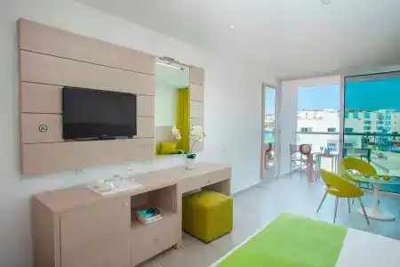 Limanaki Beach & Suites - 124