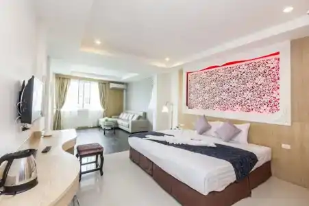 Triple Three Patong - 2