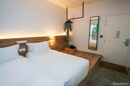 Lloyd's Inn (SG Clean, Staycation Approved) - 51