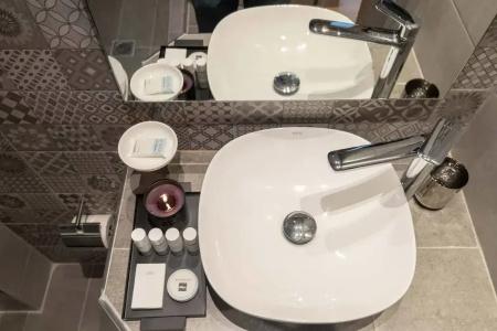 Grand Port Suites - 9