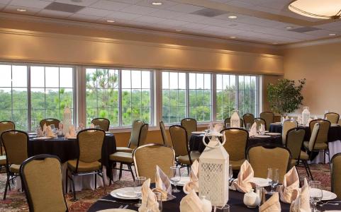 DoubleTree Suites by Hilton - 26