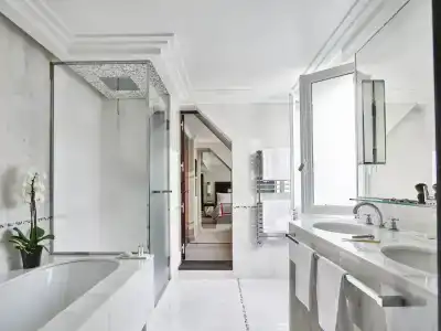 Hôtel Plaza Athénée - Dorchester Collection - 15