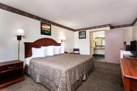 Heritage Inn - 6