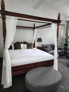Macquarie Manor - 85
