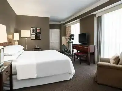 Sheraton Phoenix Crescent - 30