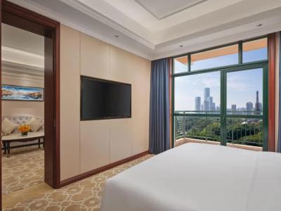 The Venice Raytour Shenzhen (close to HappyValley and Window of the world, has 1500m² outdoor pool) - 74
