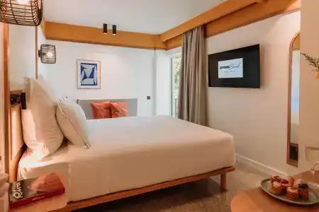 Grand Bleu Beach Resort - 3