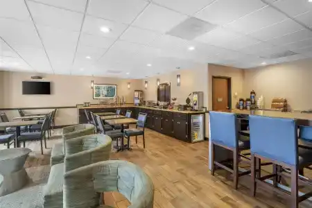 Best Western West - 23