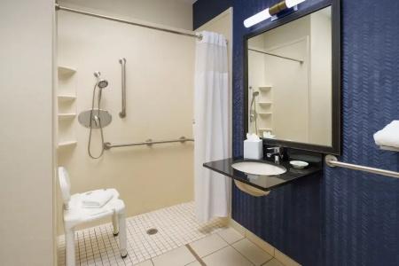 Fairfield Inn & Suites - 33