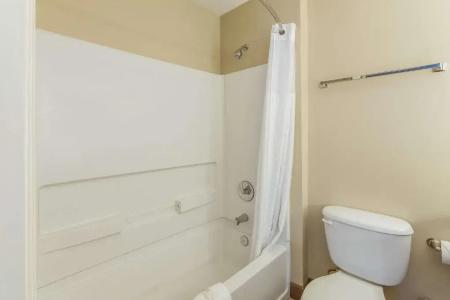 Hawthorn Suites by Wyndham Fort Benning - 33