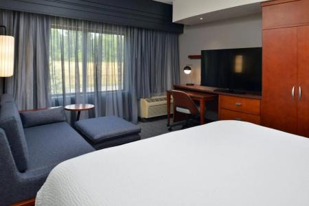 Courtyard by Marriott Hershey - 5