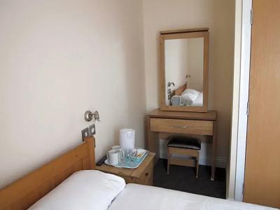Earls Court Garden - 32