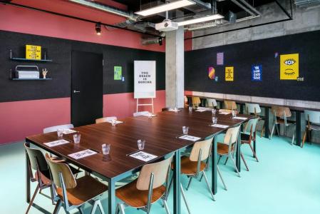 The Social Hub - 13