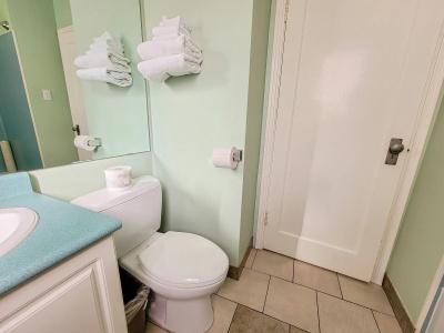James Bay Inn, Suites & Cottage - 8
