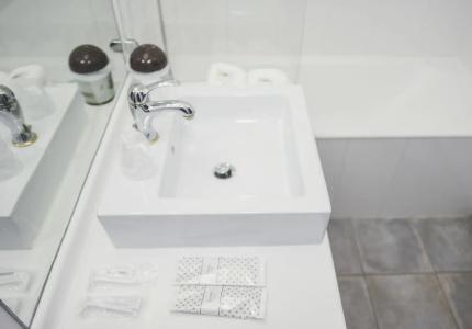 Maisons du Monde Hôtel & Suites - La Rochelle Vieux Port - 9