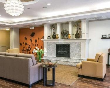 Restwell Inn & Suites I-45 North - 39