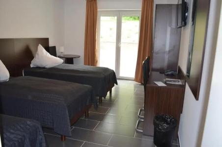 Zwei Raben Pension - 36
