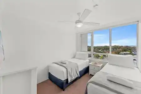 Burleigh Beach Tower - 122