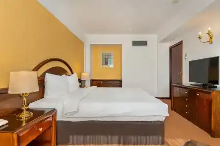 Aro Palace - 6