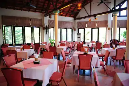 L'Azure Resort and Spa - 29