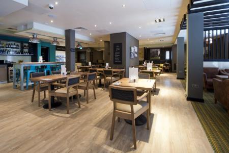 Premier Inn Tottenham Hale - 9
