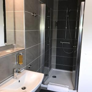 Select Suites & Aparts - 8