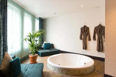 Manzo's Suites - 67