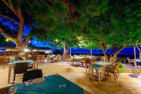 Etenna Beach Bungalows - 3
