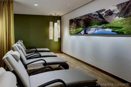 Hilton Garden Inn Davos - 16