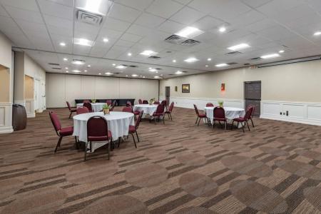 Best Western Plus Saddleback Inn and Conference Center - 27