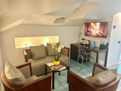 Club House - 28