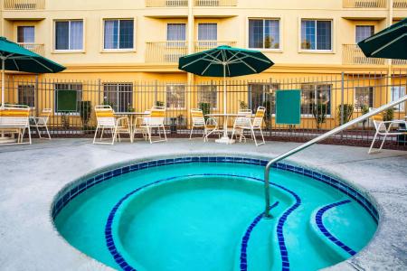 La Quinta by Wyndham Tucson Airport - 11