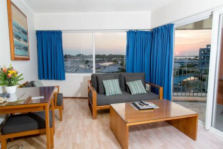 Cullen Bay Resorts - 100